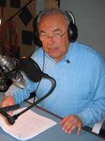 Rád evangelizuje policisty na silnici, počítače má rád jedině s nakousnutým jablkem, a raději než jablka si dá řízek, guláš či grilované papriky. Okupace Československa varšavským obranným paktem si moc dlouho neužil, protože s manželkou odcestovali a zůstali mimo naši republiku. Chtěli původně jinam, ale v Anglii přijali výzvu odejít do Monaka pracovat jako rozhlasoví zvěstovatelé evangelia a úkolu zůstali věrni do začátku devadesátých let. Za dvacet let služby v ilegalitě vychovali čtyři děti a dnes Otakar pracuje jako kontinentální ředitel a člen mezinárodního výboru křesťanské společnosti International Needs. Dodnes si rád zahraje tenis, skočí s padákem, projede sjezdovky nebo skočí z mostu na gumě. To vše svědčí o jeho dobrodružné povaze a srdci, které na svého Pána opravdu spoléhá. Mimo výše uvedené je také vynikajícím biblistou, propagátorem Božího slova a neúnavným, příkladným motivátorem.
V týmu TWR-Europe pracoval až do roku 1993 (pro české vysílání) a pak odešel do zmíněné misie IN. Dodnes připravuje pořad Kompas. Členem Rady TWR-CZ je od roku 1997 (možná i dříve, ale chybějí o tom záznamy).